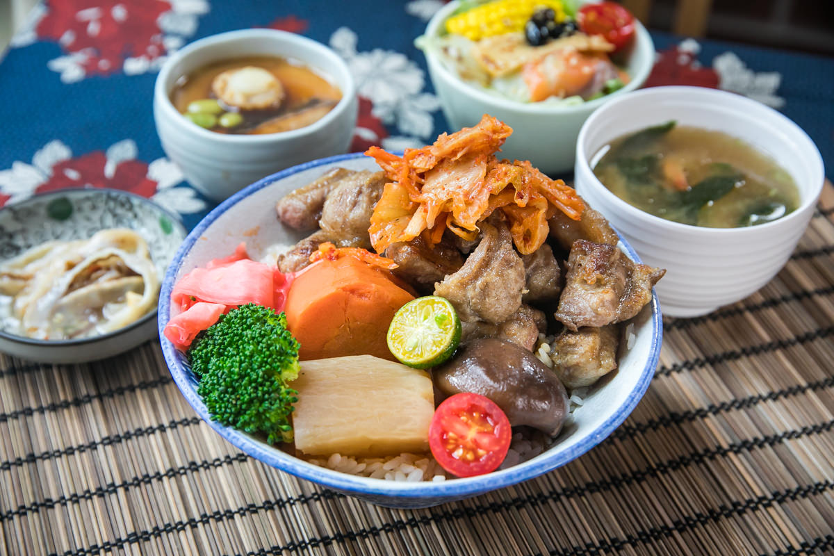 高雄丼飯推薦|全心丼飯專賣|超划算的新鮮生魚片就是要現場品嚐!原騰戶丼飯再現 - 第37張圖 高雄丼飯推薦|全心丼飯專賣|超划算的新鮮生魚片就是要現場品嚐!原騰戶丼飯再現