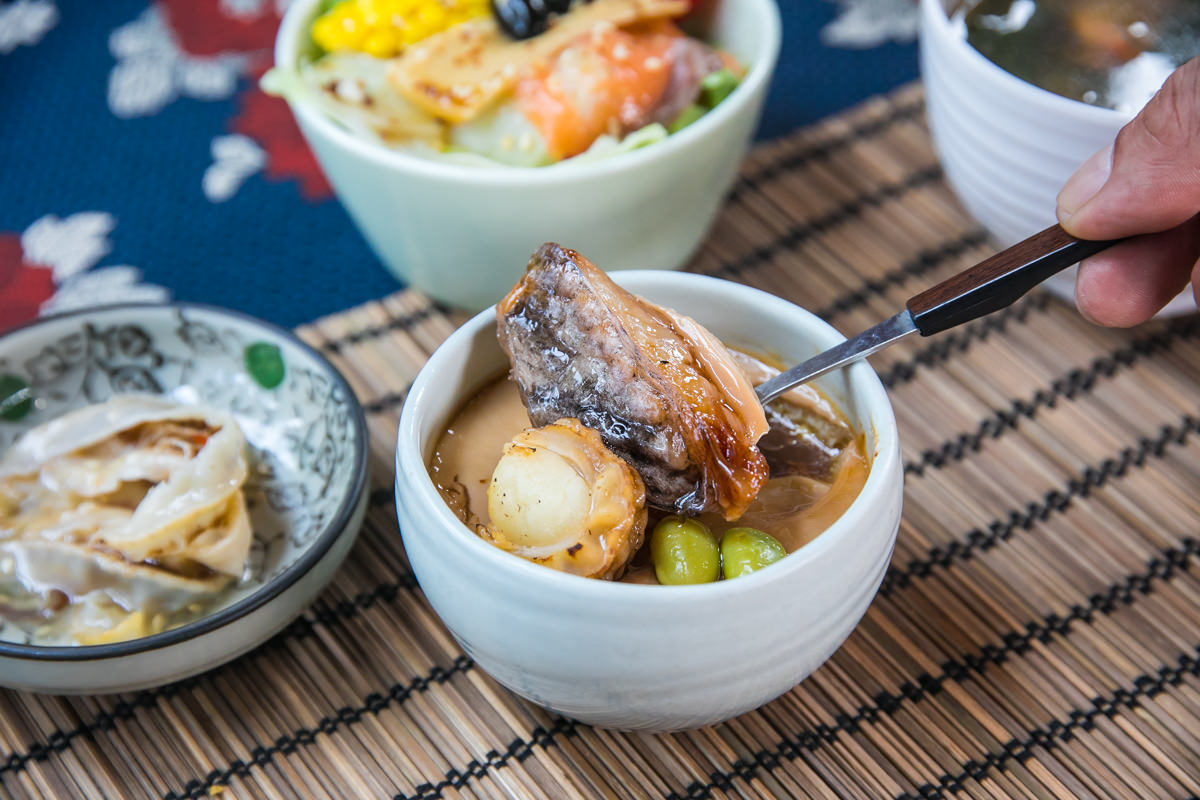 高雄丼飯推薦|全心丼飯專賣|超划算的新鮮生魚片就是要現場品嚐!原騰戶丼飯再現 - 第11張圖 高雄丼飯推薦|全心丼飯專賣|超划算的新鮮生魚片就是要現場品嚐!原騰戶丼飯再現
