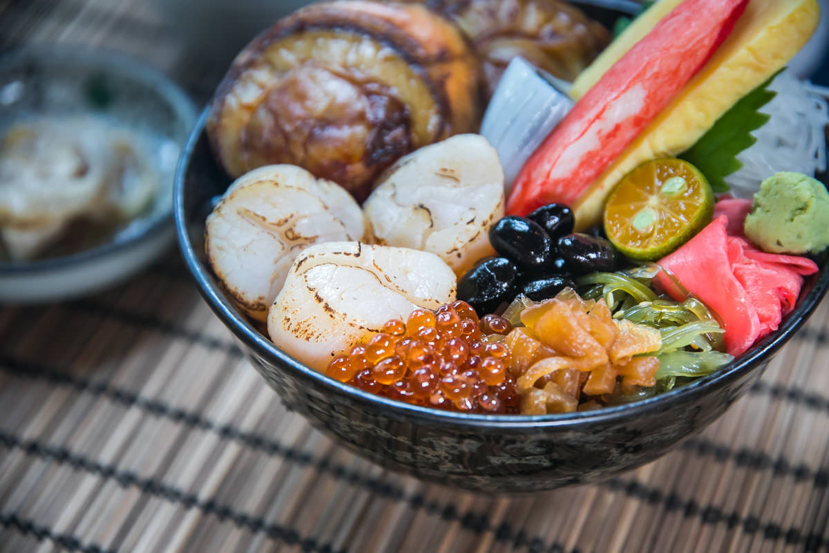 高雄丼飯推薦|全心丼飯專賣|超划算的新鮮生魚片就是要現場品嚐!原騰戶丼飯再現 - 第32張圖 高雄丼飯推薦|全心丼飯專賣|超划算的新鮮生魚片就是要現場品嚐!原騰戶丼飯再現
