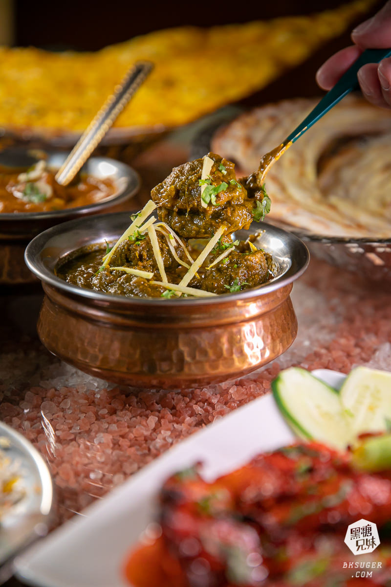 高雄拉瓦特印度廚房｜烤餅沾上香濃眾多的印度咖哩，享受香料帶給你的瀰漫氣息！2022 印度餐廳料理小吃推薦