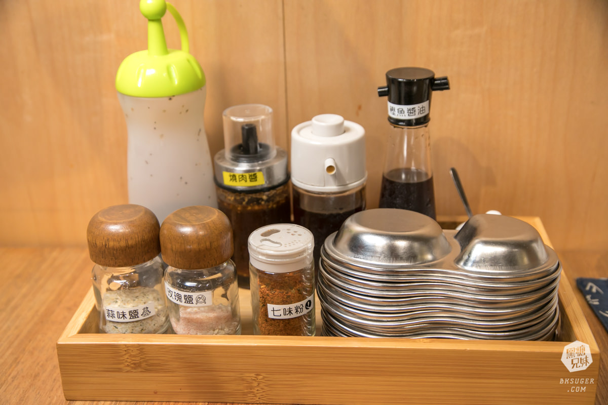 北高雄美食|逸之牛炸牛排博愛店|超狂午間燒肉吃到飽$268|50分鐘定食單人燒肉吃到飽 - 第4張圖 北高雄美食|逸之牛炸牛排博愛店|超狂午間燒肉吃到飽$268|50分鐘定食單人燒肉吃到飽