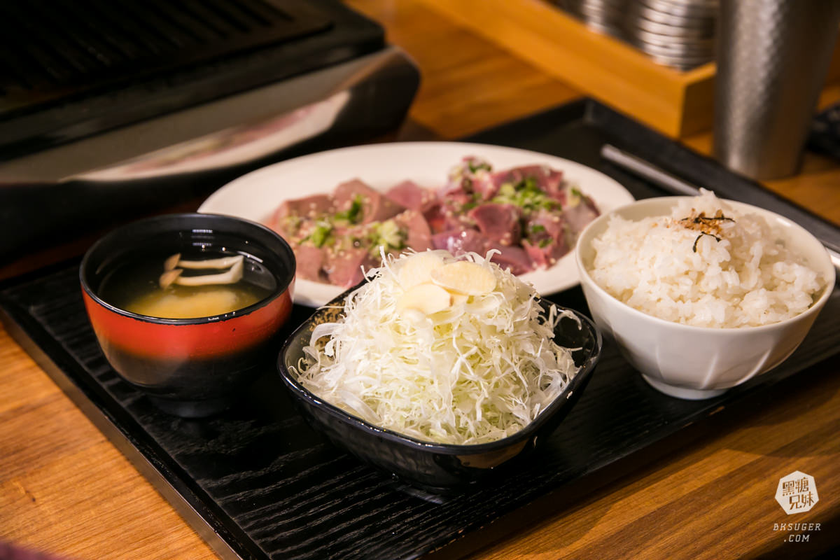 北高雄美食|逸之牛炸牛排博愛店|超狂午間燒肉吃到飽$268|50分鐘定食單人燒肉吃到飽 - 第10張圖 北高雄美食|逸之牛炸牛排博愛店|超狂午間燒肉吃到飽$268|50分鐘定食單人燒肉吃到飽