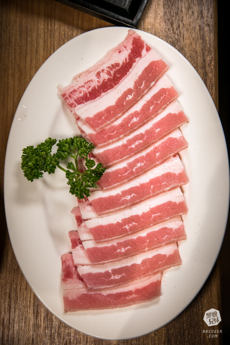 北高雄美食|逸之牛炸牛排博愛店|超狂午間燒肉吃到飽$268|50分鐘定食單人燒肉吃到飽 - 第17張圖 北高雄美食|逸之牛炸牛排博愛店|超狂午間燒肉吃到飽$268|50分鐘定食單人燒肉吃到飽