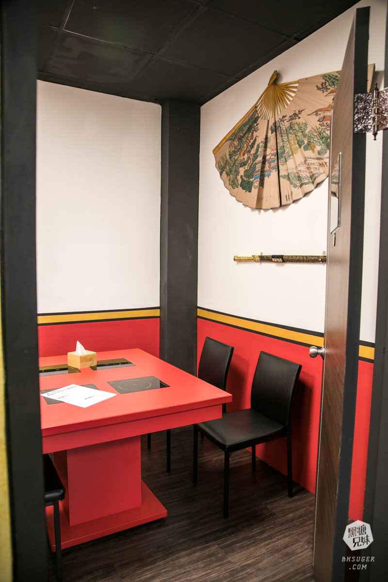 高雄小火鍋推薦｜多福風味火鍋｜回訪率高還有小包廂的用餐區｜料多味美鮮美湯頭