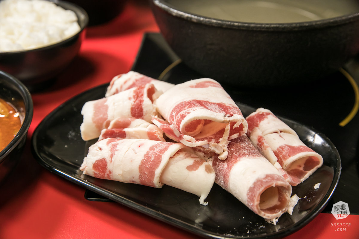 高雄小火鍋推薦｜多福風味火鍋｜回訪率高還有小包廂的用餐區｜料多味美鮮美湯頭