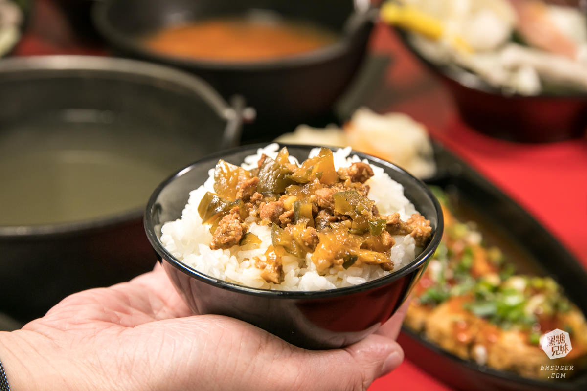 高雄小火鍋推薦｜多福風味火鍋｜回訪率高還有小包廂的用餐區｜料多味美鮮美湯頭