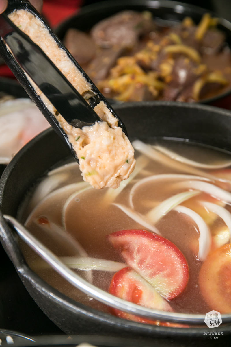 高雄小火鍋推薦｜多福風味火鍋｜回訪率高還有小包廂的用餐區｜料多味美鮮美湯頭