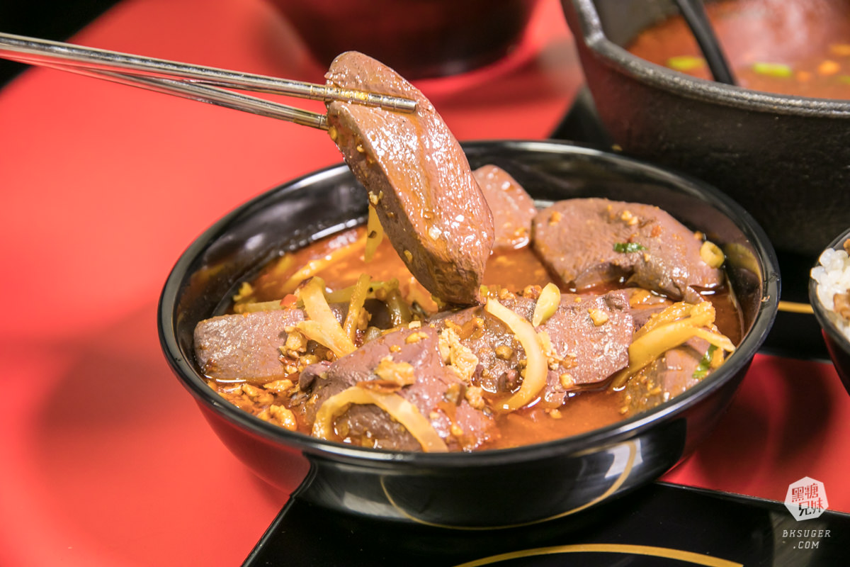 高雄小火鍋推薦｜多福風味火鍋｜回訪率高還有小包廂的用餐區｜料多味美鮮美湯頭