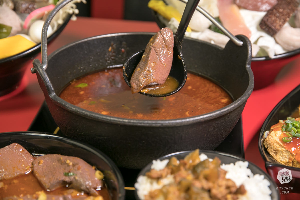 高雄小火鍋推薦｜多福風味火鍋｜回訪率高還有小包廂的用餐區｜料多味美鮮美湯頭