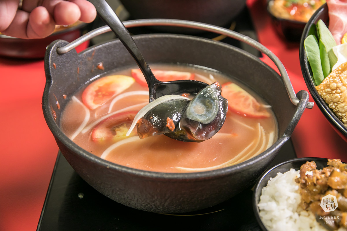 高雄小火鍋推薦｜多福風味火鍋｜回訪率高還有小包廂的用餐區｜料多味美鮮美湯頭