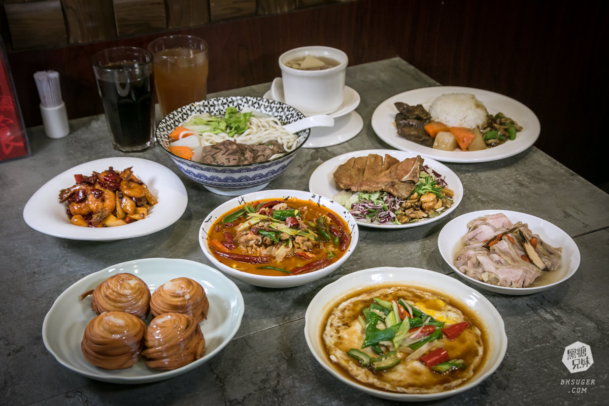 高雄河堤社區美食|芳師傅私房菜|長輩誇讚的家庭平價CP值聚餐|川菜、江浙菜無法抵擋的中菜美味 - 第1張圖 高雄河堤社區美食|芳師傅私房菜|長輩誇讚的家庭平價CP值聚餐|川菜、江浙菜無法抵擋的中菜美味