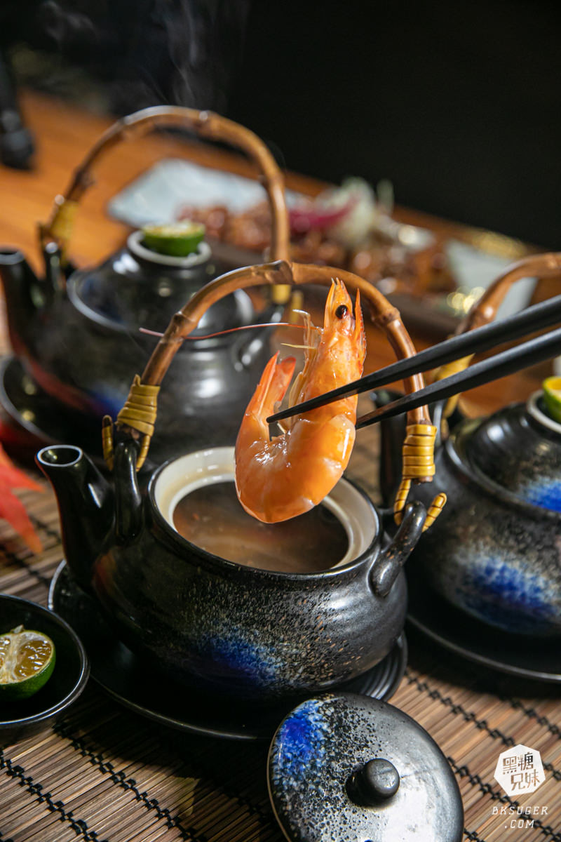 金鶴串場｜只要$98的凍杯生啤酒！武士串燒創始店再次推出2.0海陸雙刀流！｜高雄居酒屋串燒日料