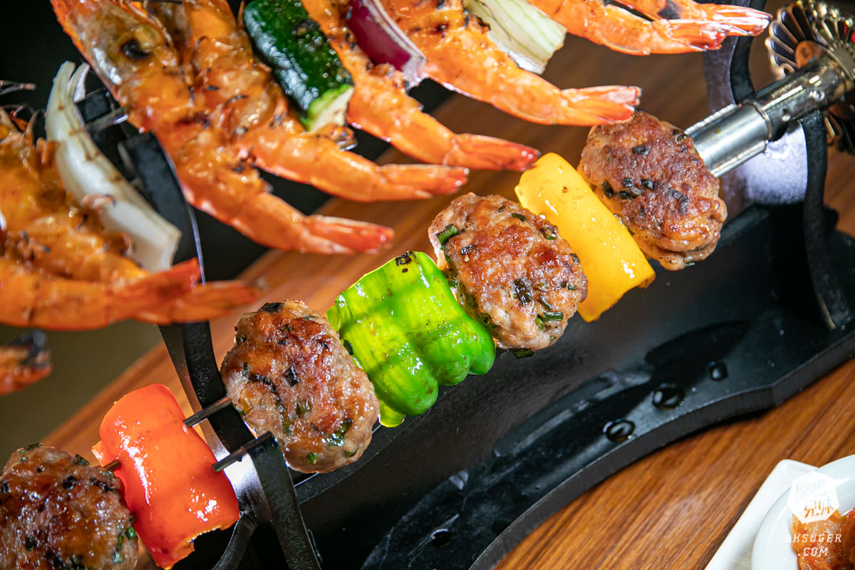 金鶴串場｜只要$98的凍杯生啤酒！武士串燒創始店再次推出2.0海陸雙刀流！｜高雄居酒屋串燒日料