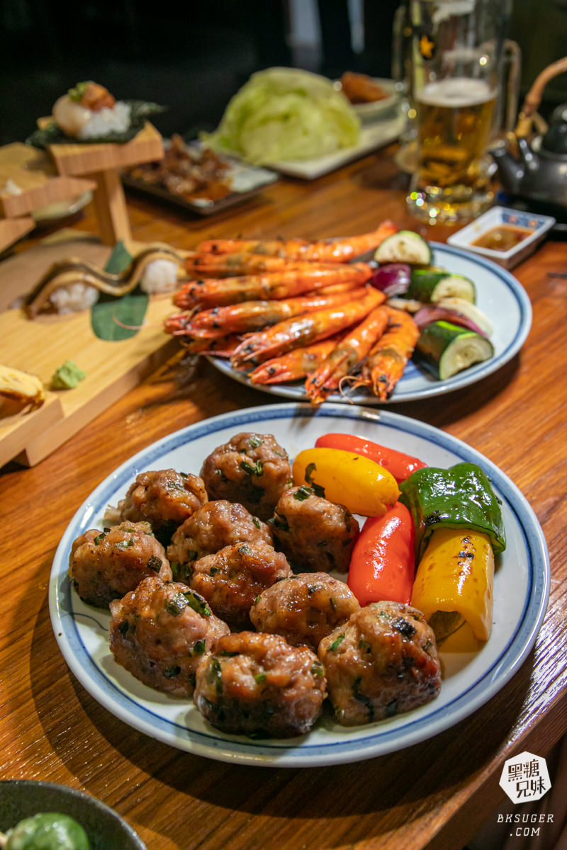 金鶴串場｜只要$98的凍杯生啤酒！武士串燒創始店再次推出2.0海陸雙刀流！｜高雄居酒屋串燒日料