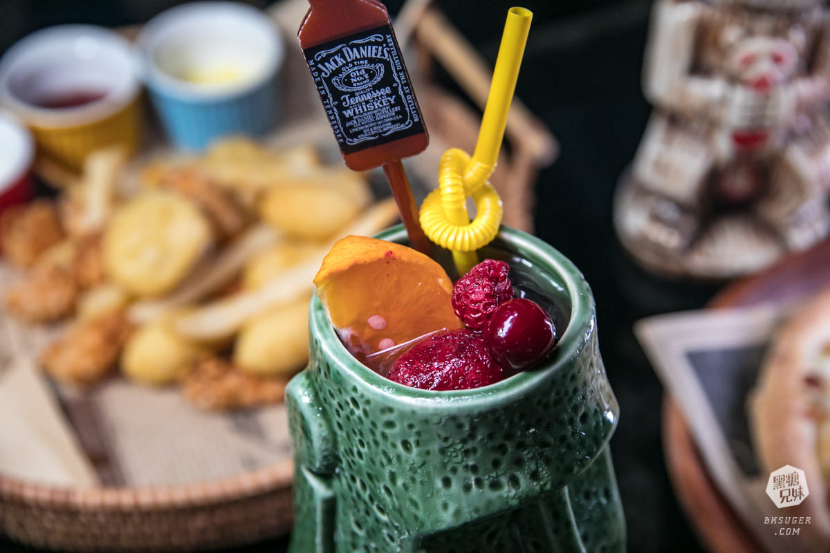 高雄live現場演唱酒吧|山寨音樂餐廳|原住民的幽默與熱情|馬撒魯、小米酒整組喝起來 - 第28張圖 高雄live現場演唱酒吧|山寨音樂餐廳|原住民的幽默與熱情|馬撒魯、小米酒整組喝起來