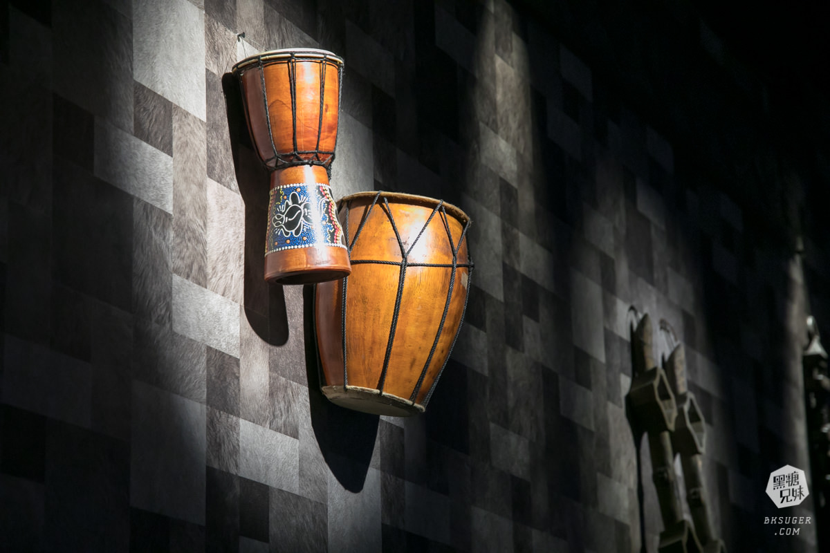 高雄live現場演唱酒吧|山寨音樂餐廳|原住民的幽默與熱情|馬撒魯、小米酒整組喝起來 - 第47張圖 高雄live現場演唱酒吧|山寨音樂餐廳|原住民的幽默與熱情|馬撒魯、小米酒整組喝起來