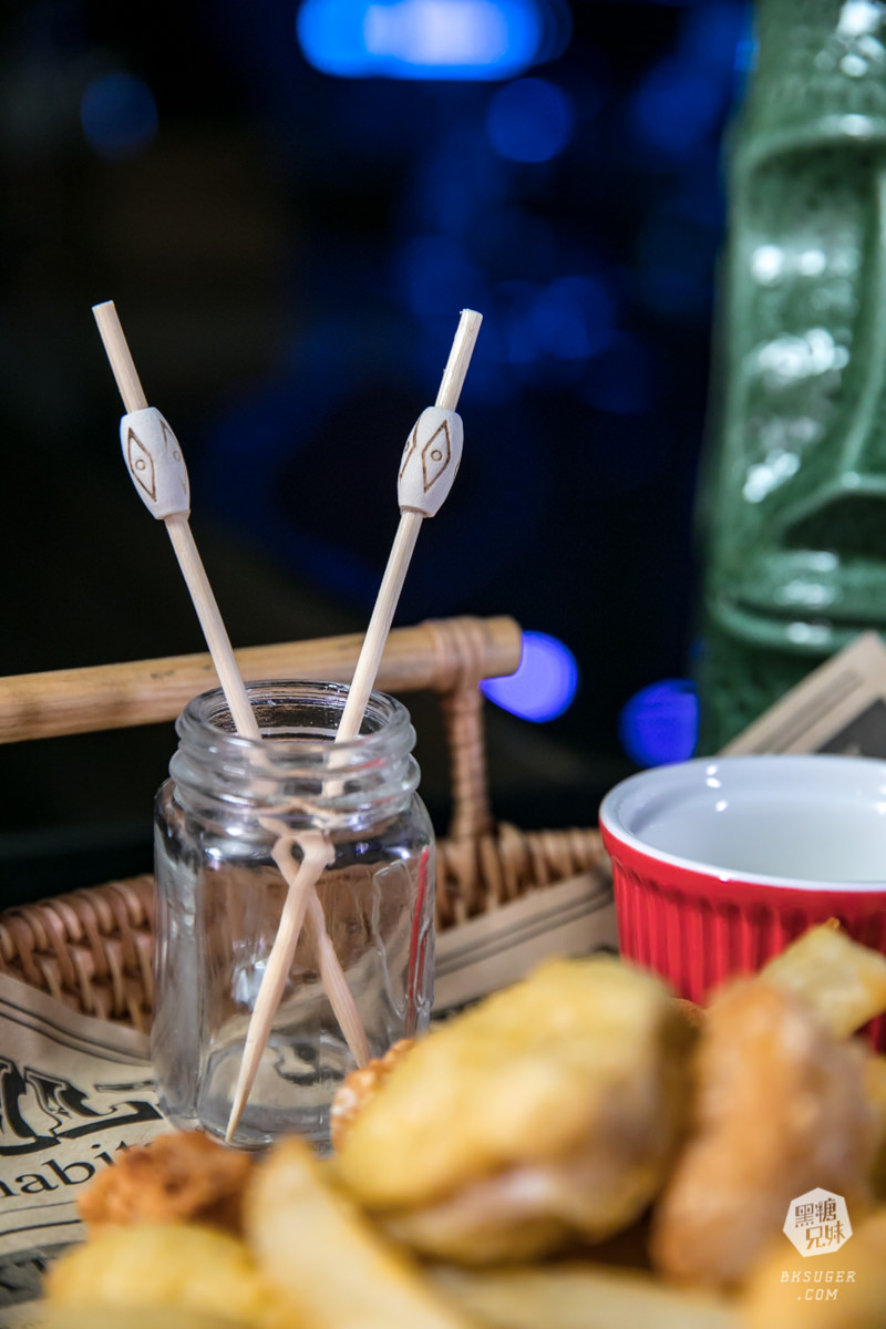 高雄live現場演唱酒吧|山寨音樂餐廳|原住民的幽默與熱情|馬撒魯、小米酒整組喝起來 - 第36張圖 高雄live現場演唱酒吧|山寨音樂餐廳|原住民的幽默與熱情|馬撒魯、小米酒整組喝起來