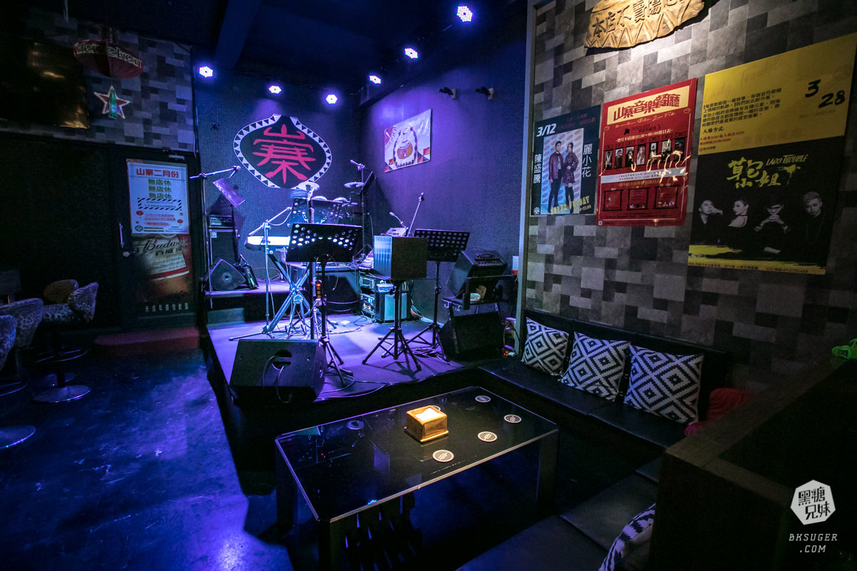 高雄live現場演唱酒吧|山寨音樂餐廳|原住民的幽默與熱情|馬撒魯、小米酒整組喝起來 - 第8張圖 高雄live現場演唱酒吧|山寨音樂餐廳|原住民的幽默與熱情|馬撒魯、小米酒整組喝起來