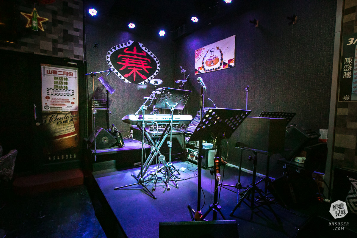 高雄live現場演唱酒吧|山寨音樂餐廳|原住民的幽默與熱情|馬撒魯、小米酒整組喝起來 - 第6張圖 高雄live現場演唱酒吧|山寨音樂餐廳|原住民的幽默與熱情|馬撒魯、小米酒整組喝起來