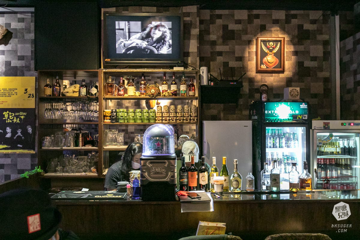 高雄live現場演唱酒吧|山寨音樂餐廳|原住民的幽默與熱情|馬撒魯、小米酒整組喝起來 - 第4張圖 高雄live現場演唱酒吧|山寨音樂餐廳|原住民的幽默與熱情|馬撒魯、小米酒整組喝起來