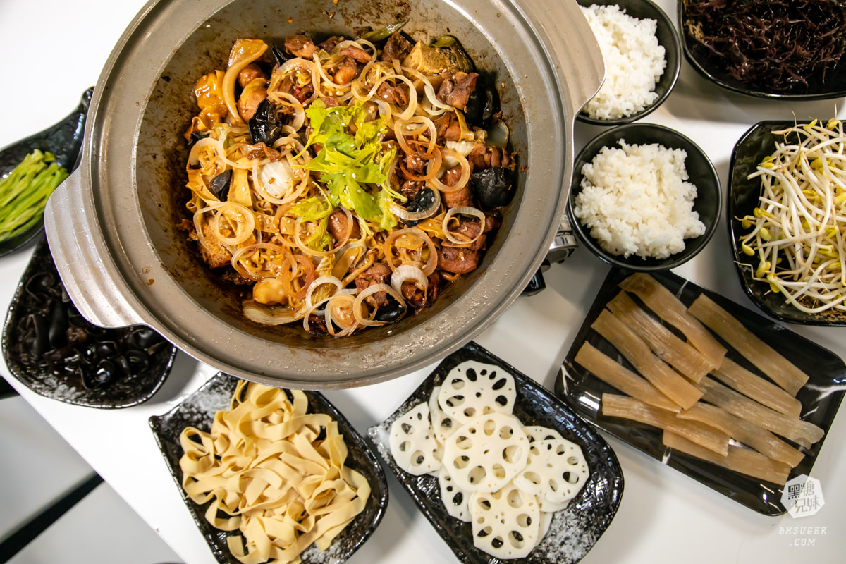 鼎山家樂福美食|辣麻麻百味雞煲|上海乾鍋平價爽爽兩吃法、乾辣炒鍋香氣逼人~ - 第9張圖 鼎山家樂福美食|辣麻麻百味雞煲|上海乾鍋平價爽爽兩吃法、乾辣炒鍋香氣逼人~