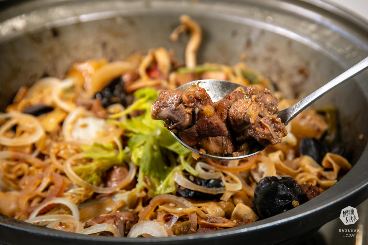 鼎山家樂福美食|辣麻麻百味雞煲|上海乾鍋平價爽爽兩吃法、乾辣炒鍋香氣逼人~ - 第12張圖 鼎山家樂福美食|辣麻麻百味雞煲|上海乾鍋平價爽爽兩吃法、乾辣炒鍋香氣逼人~