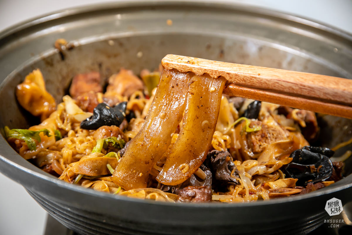 鼎山家樂福美食|辣麻麻百味雞煲|上海乾鍋平價爽爽兩吃法、乾辣炒鍋香氣逼人~ - 第22張圖 鼎山家樂福美食|辣麻麻百味雞煲|上海乾鍋平價爽爽兩吃法、乾辣炒鍋香氣逼人~