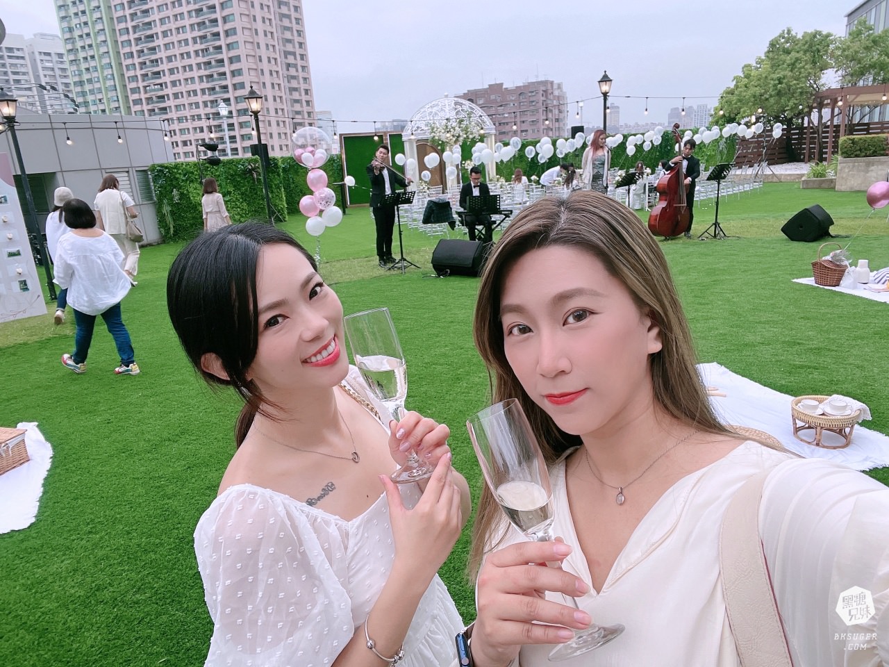 高雄戶外婚禮場地推薦|漢來巨蛋「光之苑」戶外婚禮場地|2022高雄最市中心的戶外證婚場地|漢來巨蛋宴會廳 - 第6張圖 高雄戶外婚禮場地推薦|漢來巨蛋「光之苑」戶外婚禮場地|2022高雄最市中心的戶外證婚場地|漢來巨蛋宴會廳