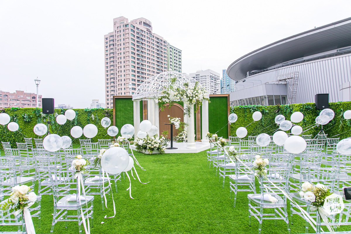 高雄戶外婚禮場地推薦|漢來巨蛋「光之苑」戶外婚禮場地|2022高雄最市中心的戶外證婚場地|漢來巨蛋宴會廳 - 第1張圖 高雄戶外婚禮場地推薦|漢來巨蛋「光之苑」戶外婚禮場地