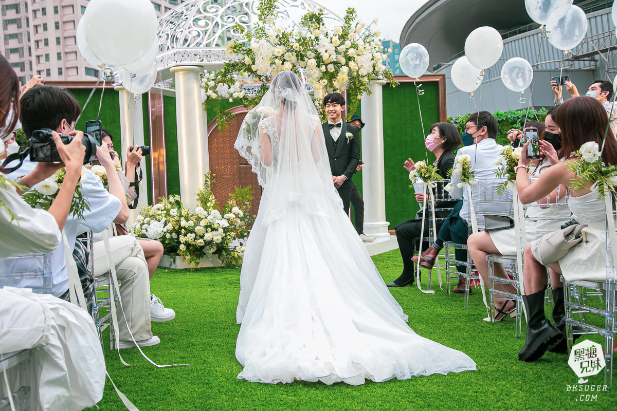高雄戶外婚禮場地推薦|漢來巨蛋「光之苑」戶外婚禮場地|2022高雄最市中心的戶外證婚場地|漢來巨蛋宴會廳 - 第30張圖 高雄戶外婚禮場地推薦|漢來巨蛋「光之苑」戶外婚禮場地|2022高雄最市中心的戶外證婚場地|漢來巨蛋宴會廳