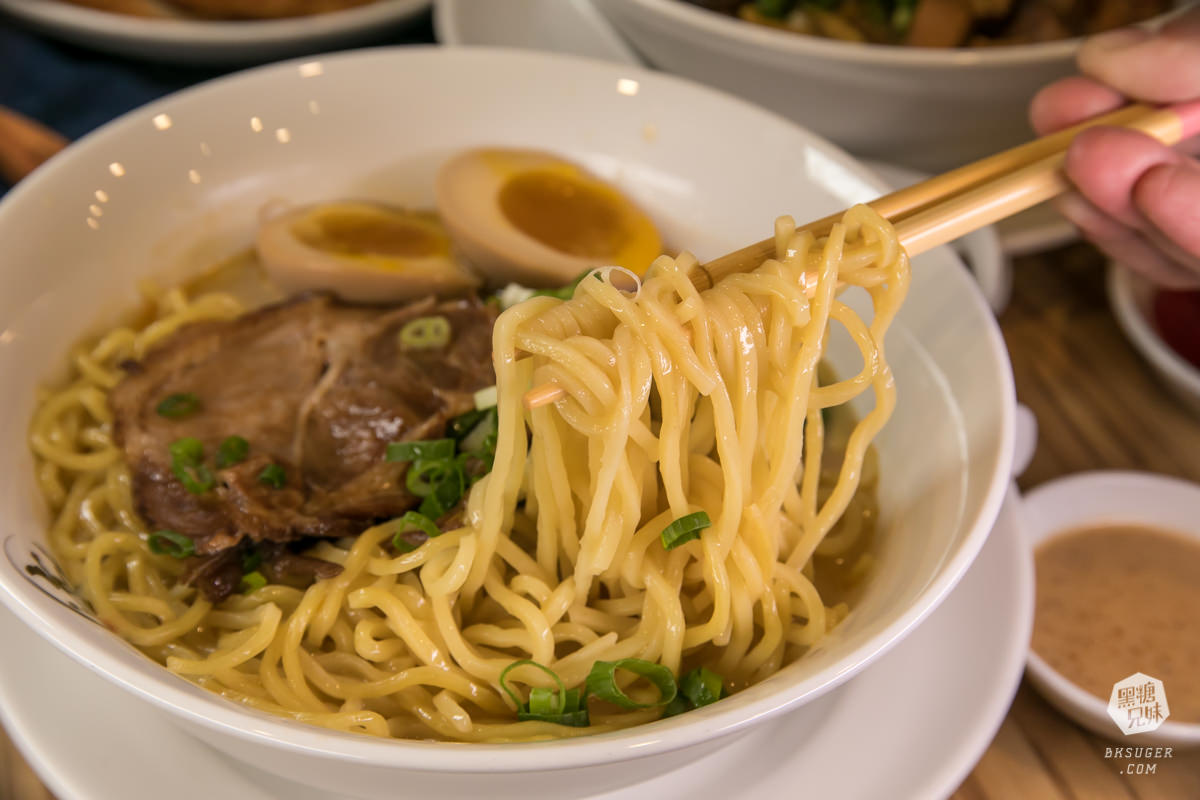 高雄拉麵宵夜|赤麵廠新崛江店 冬季限量東京櫻花蝦拉麵上桌|平時的宵夜口袋名單店 - 第21張圖 高雄拉麵宵夜|赤麵廠新崛江店 冬季限量東京櫻花蝦拉麵上桌|平時的宵夜口袋名單店