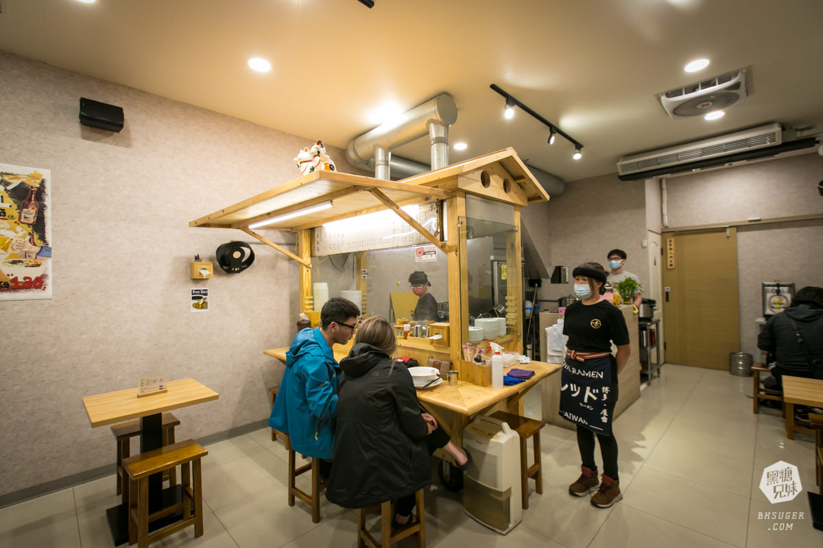 高雄拉麵宵夜|赤麵廠新崛江店 冬季限量東京櫻花蝦拉麵上桌|平時的宵夜口袋名單店 - 第3張圖 高雄拉麵宵夜|赤麵廠新崛江店 冬季限量東京櫻花蝦拉麵上桌|平時的宵夜口袋名單店