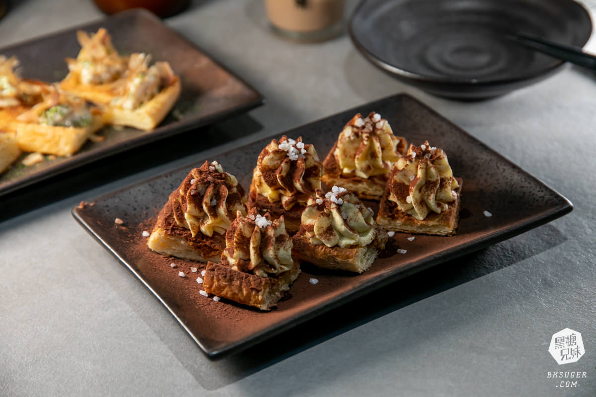 高雄插座咖啡廳|壹酒酒|AM是咖啡、PM就賣酒的水泥灰調咖啡酒吧空間|後火車站酒吧 - 第26張圖 高雄插座咖啡廳|壹酒酒|AM是咖啡、PM就賣酒的水泥灰調咖啡酒吧空間|後火車站酒吧