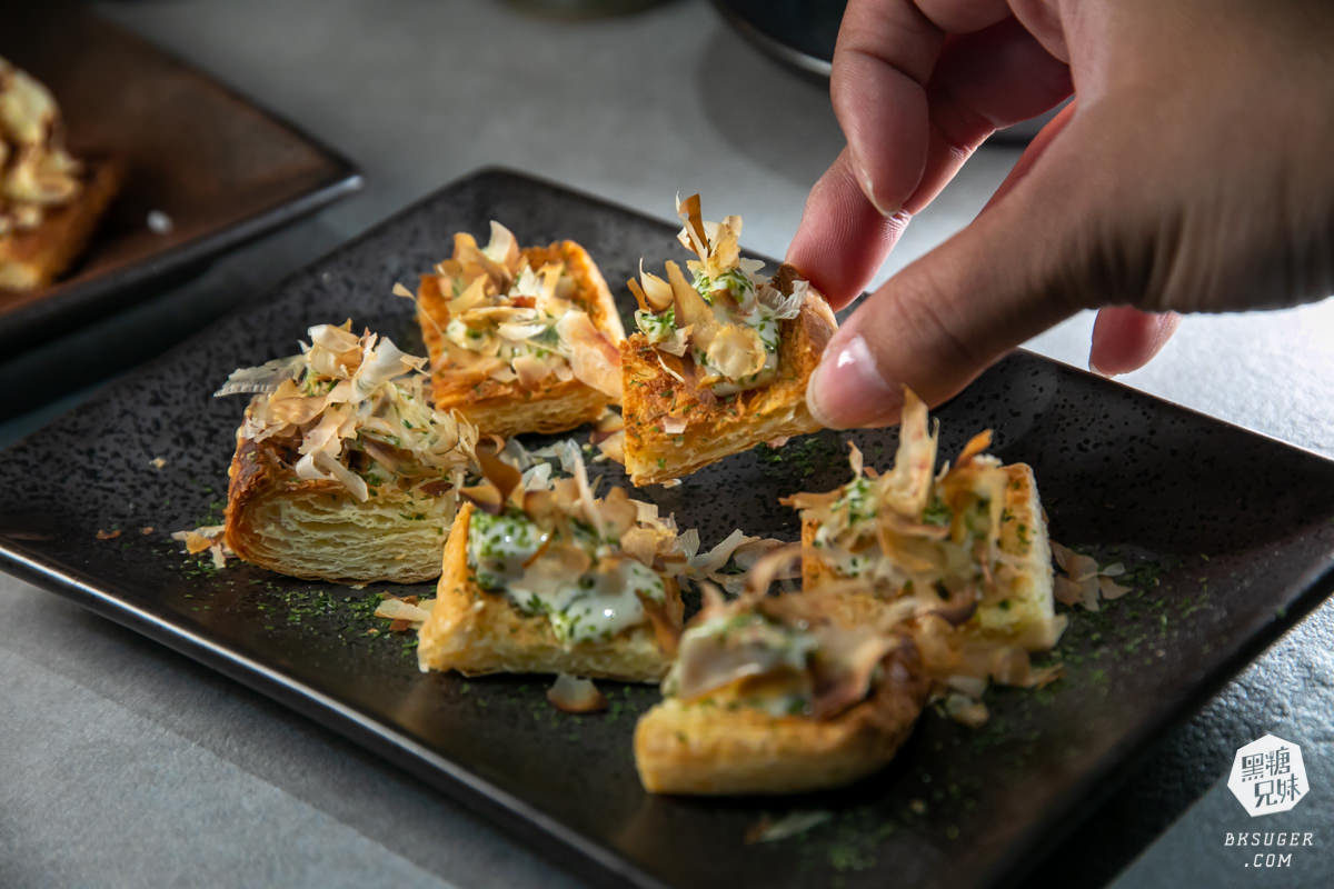 高雄插座咖啡廳|壹酒酒|AM是咖啡、PM就賣酒的水泥灰調咖啡酒吧空間|後火車站酒吧 - 第30張圖 高雄插座咖啡廳|壹酒酒|AM是咖啡、PM就賣酒的水泥灰調咖啡酒吧空間|後火車站酒吧