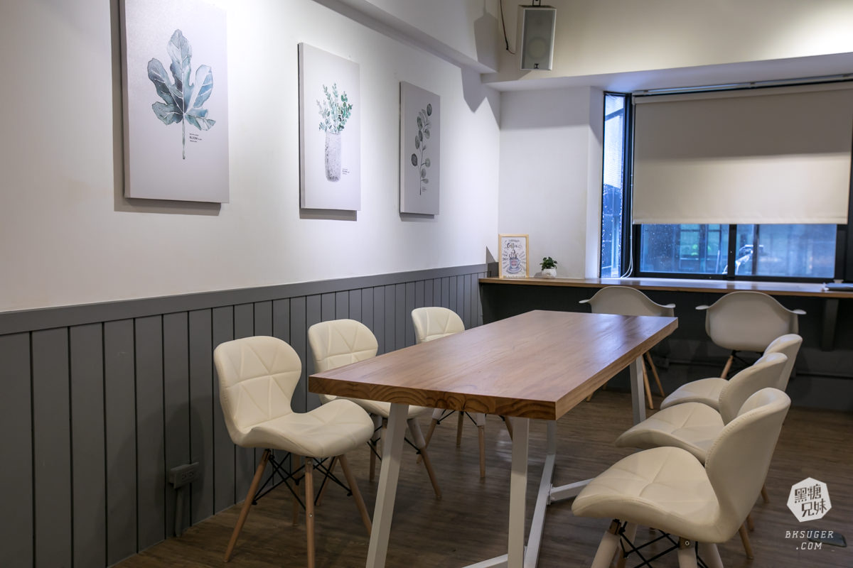 北高雄插座咖啡廳|黑沃咖啡-高雄巨蛋店|平價的冠軍咖啡香|北高雄可包場咖啡廳 - 第10張圖 北高雄插座咖啡廳|黑沃咖啡-高雄巨蛋店|平價的冠軍咖啡香|北高雄可包場咖啡廳