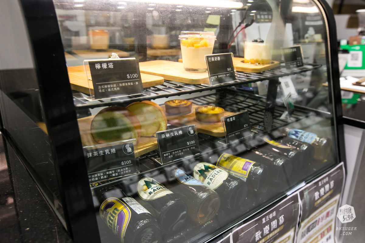 北高雄插座咖啡廳|黑沃咖啡-高雄巨蛋店|平價的冠軍咖啡香|北高雄可包場咖啡廳 - 第8張圖 北高雄插座咖啡廳|黑沃咖啡-高雄巨蛋店|平價的冠軍咖啡香|北高雄可包場咖啡廳