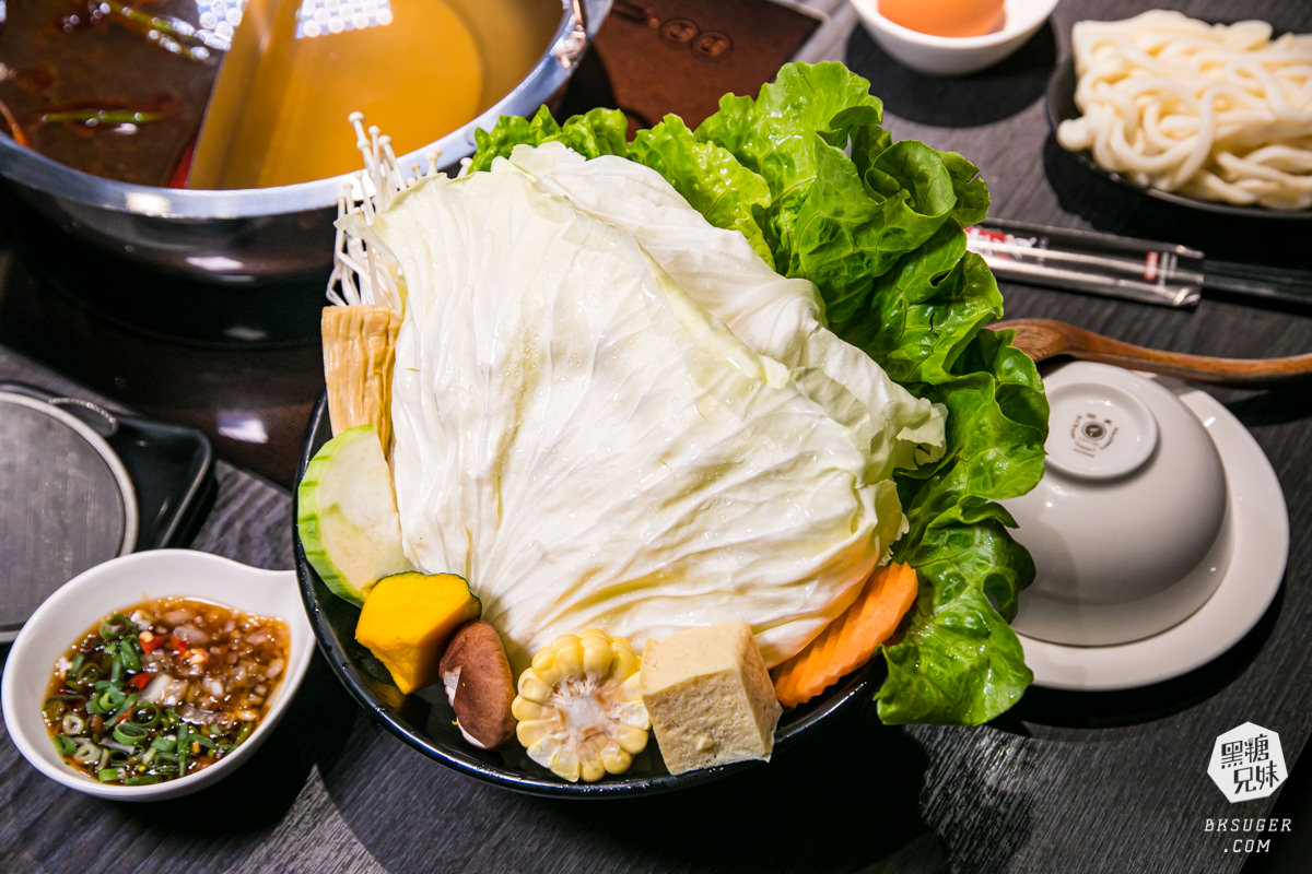 北高雄火鍋 舞古賀鍋物專門店 |超級好料的肉品海鮮雙料俱佳鍋物推薦|家庭火鍋聚餐首選餐廳| - 黑糖兄妹食樂主義