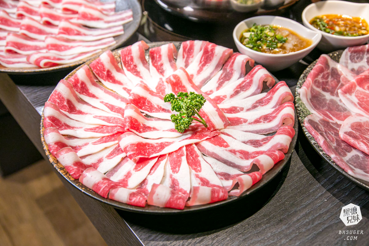 北高雄火鍋 舞古賀鍋物專門店 |超級好料的肉品海鮮雙料俱佳鍋物推薦|家庭火鍋聚餐首選餐廳| - 黑糖兄妹食樂主義