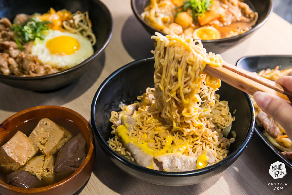 小港金府路美食|食扒穗小港店|超多款鐵板炒泡麵百元有找,有冷氣可吹的麻辣燙! - 第13張圖 小港金府路美食|食扒穗小港店|超多款鐵板炒泡麵百元有找,有冷氣可吹的麻辣燙!