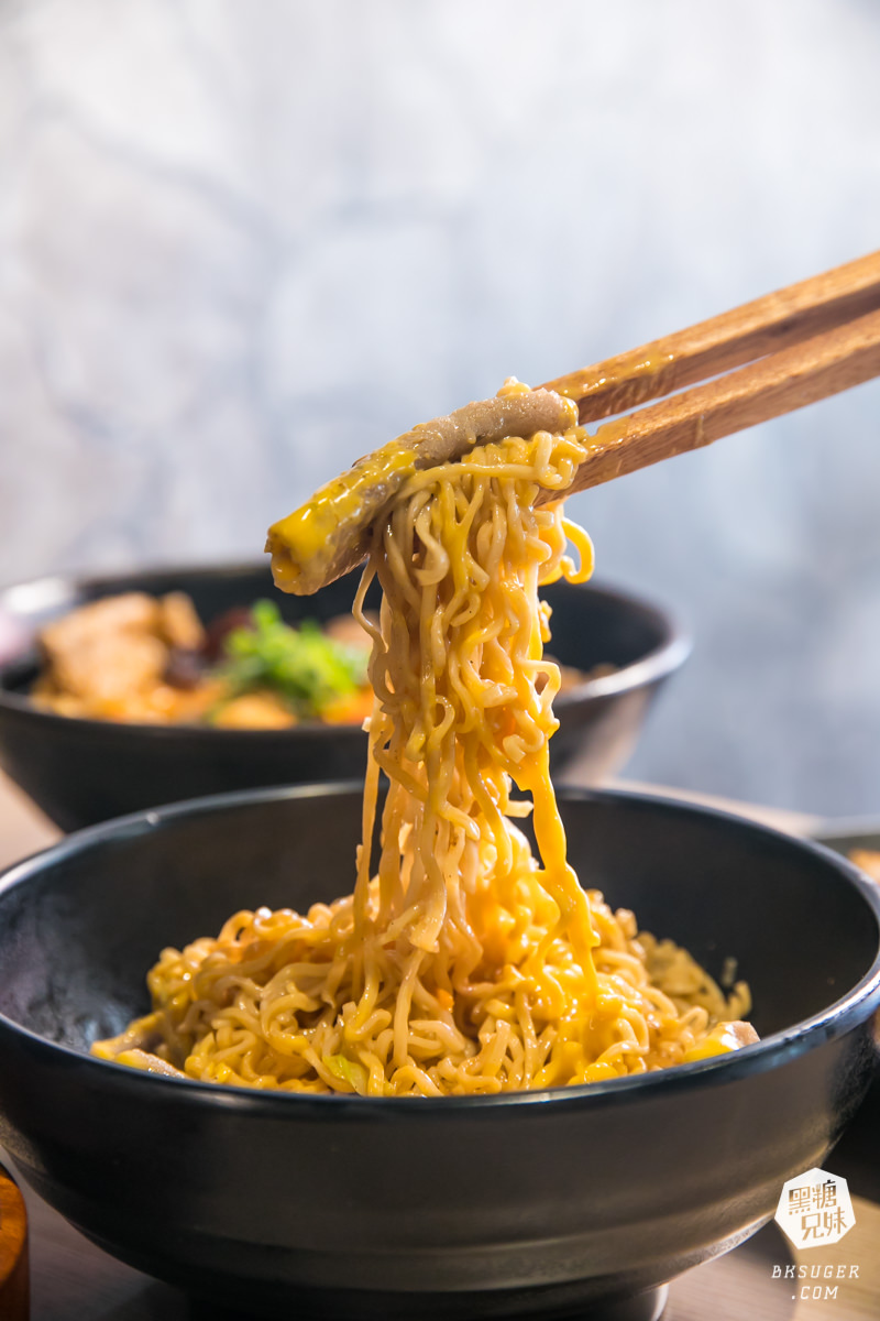 小港金府路美食|食扒穗小港店|超多款鐵板炒泡麵百元有找,有冷氣可吹的麻辣燙! - 第14張圖 小港金府路美食|食扒穗小港店|超多款鐵板炒泡麵百元有找,有冷氣可吹的麻辣燙!