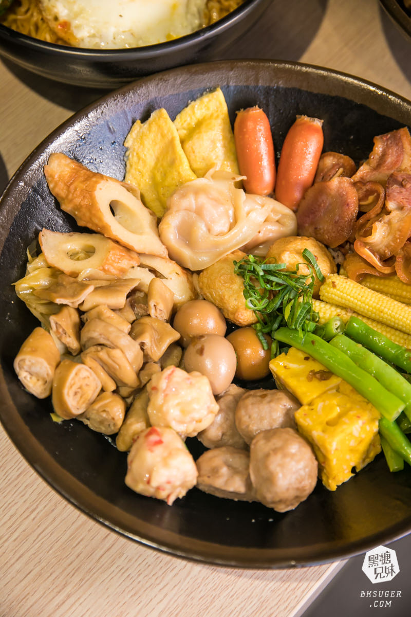 小港金府路美食|食扒穗小港店|超多款鐵板炒泡麵百元有找,有冷氣可吹的麻辣燙! - 第32張圖 小港金府路美食|食扒穗小港店|超多款鐵板炒泡麵百元有找,有冷氣可吹的麻辣燙!