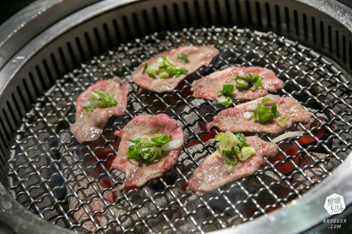 高雄燒肉吃到飽聚餐|秘町無煙炭火燒肉民族店|精緻生魚片和牛饗宴$579起任你吃 - 第30張圖 高雄燒肉吃到飽聚餐|秘町無煙炭火燒肉民族店|精緻生魚片和牛饗宴$579起任你吃