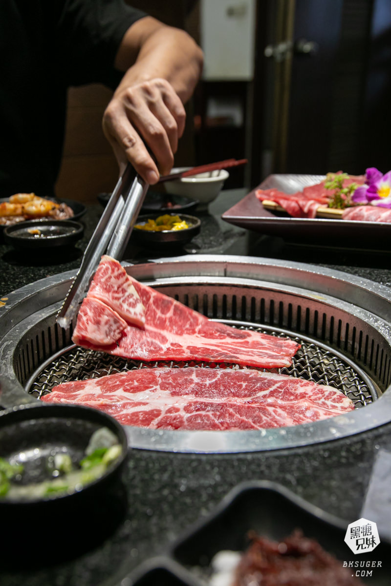 高雄燒肉吃到飽聚餐|秘町無煙炭火燒肉民族店|精緻生魚片和牛饗宴$579起任你吃 - 第23張圖 高雄燒肉吃到飽聚餐|秘町無煙炭火燒肉民族店|精緻生魚片和牛饗宴$579起任你吃