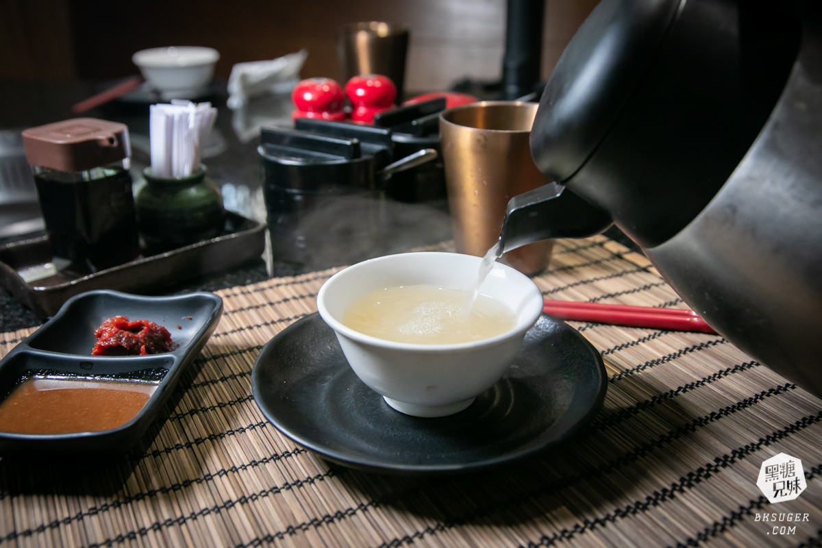 高雄燒肉吃到飽聚餐|秘町無煙炭火燒肉民族店|精緻生魚片和牛饗宴$579起任你吃 - 第13張圖 高雄燒肉吃到飽聚餐|秘町無煙炭火燒肉民族店|精緻生魚片和牛饗宴$579起任你吃