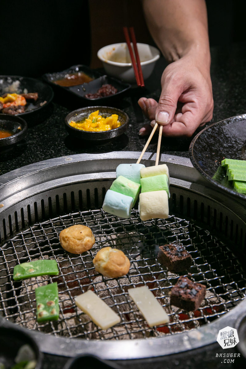 高雄燒肉吃到飽聚餐|秘町無煙炭火燒肉民族店|精緻生魚片和牛饗宴$579起任你吃 - 第50張圖 高雄燒肉吃到飽聚餐|秘町無煙炭火燒肉民族店|精緻生魚片和牛饗宴$579起任你吃