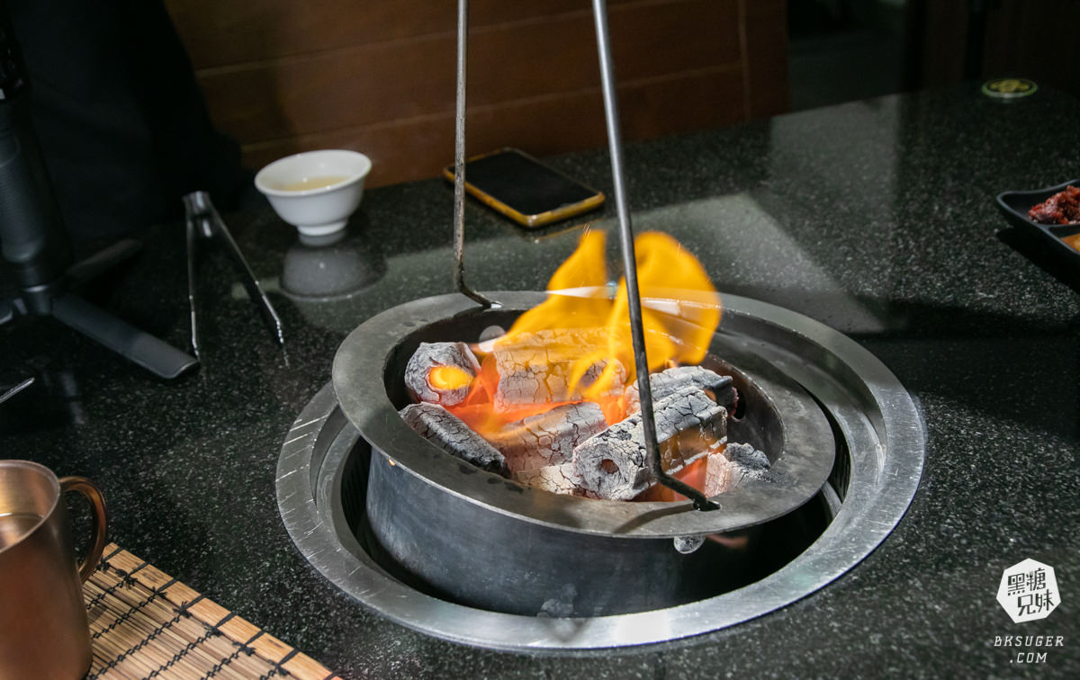 高雄燒肉吃到飽聚餐|秘町無煙炭火燒肉民族店|精緻生魚片和牛饗宴$579起任你吃 - 第4張圖 高雄燒肉吃到飽聚餐|秘町無煙炭火燒肉民族店|精緻生魚片和牛饗宴$579起任你吃