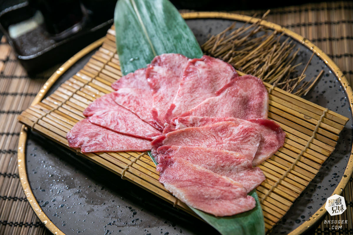 高雄燒肉吃到飽聚餐|秘町無煙炭火燒肉民族店|精緻生魚片和牛饗宴$579起任你吃 - 第28張圖 高雄燒肉吃到飽聚餐|秘町無煙炭火燒肉民族店|精緻生魚片和牛饗宴$579起任你吃