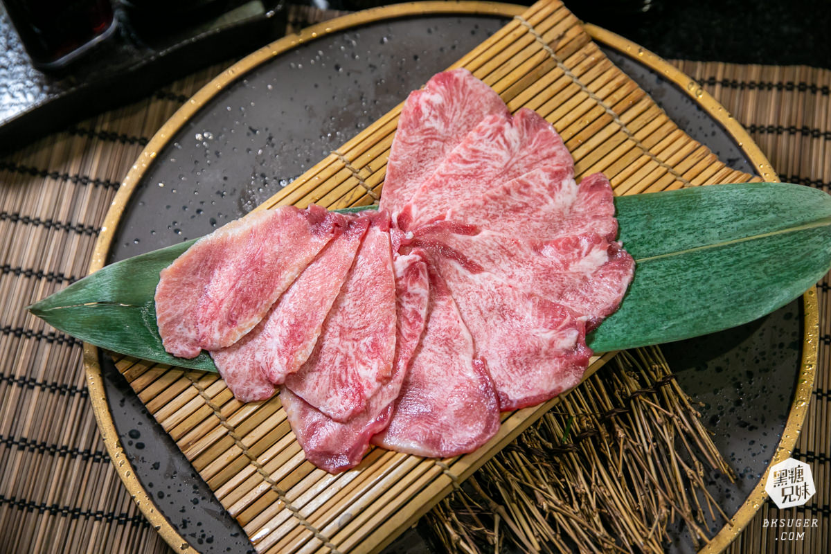 高雄燒肉吃到飽聚餐|秘町無煙炭火燒肉民族店|精緻生魚片和牛饗宴$579起任你吃 - 第29張圖 高雄燒肉吃到飽聚餐|秘町無煙炭火燒肉民族店|精緻生魚片和牛饗宴$579起任你吃