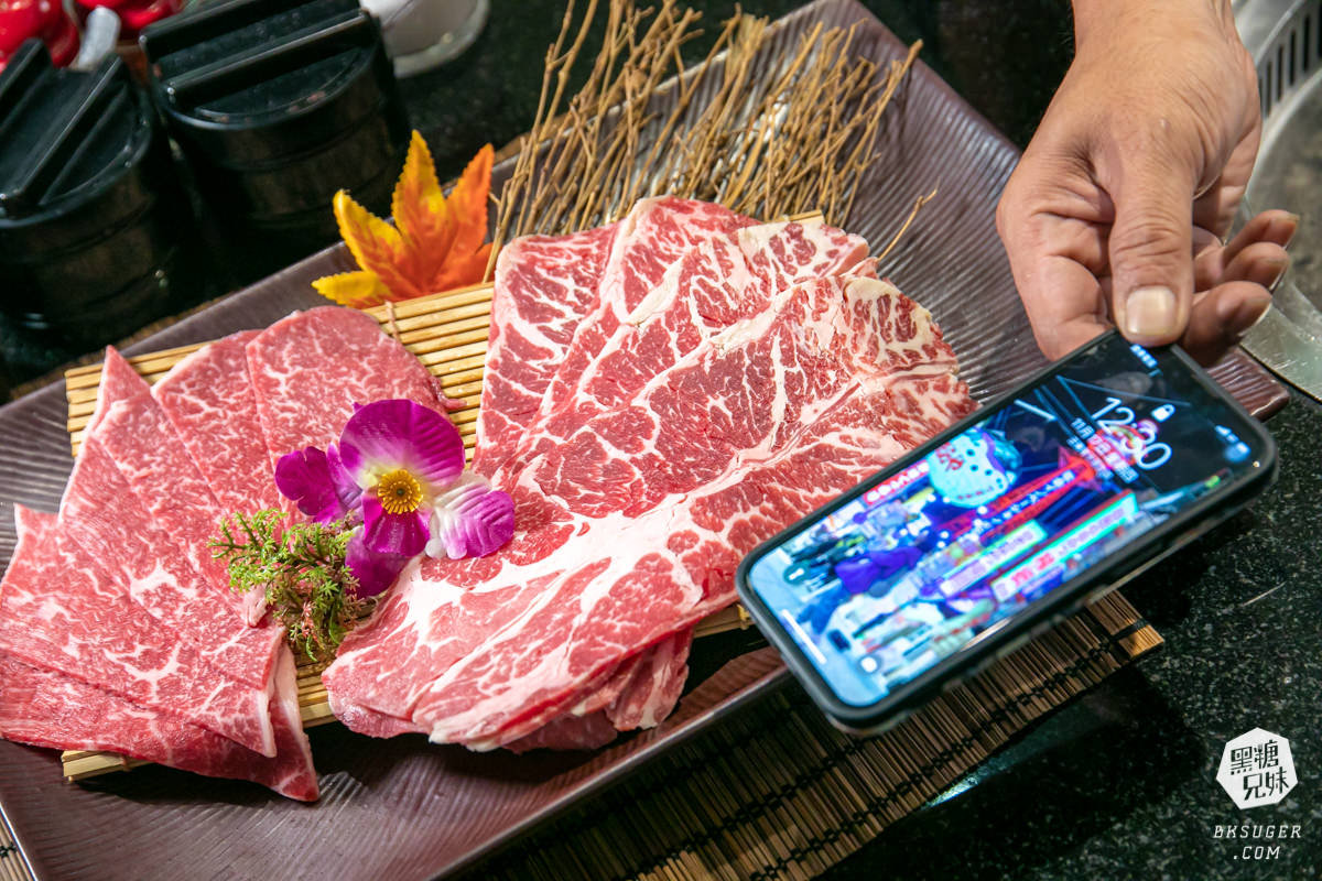 高雄燒肉吃到飽聚餐|秘町無煙炭火燒肉民族店|精緻生魚片和牛饗宴$579起任你吃 - 第22張圖 高雄燒肉吃到飽聚餐|秘町無煙炭火燒肉民族店|精緻生魚片和牛饗宴$579起任你吃