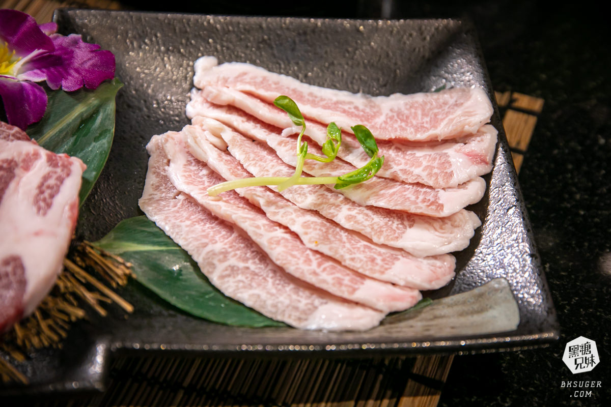 高雄燒肉吃到飽聚餐|秘町無煙炭火燒肉民族店|精緻生魚片和牛饗宴$579起任你吃 - 第34張圖 高雄燒肉吃到飽聚餐|秘町無煙炭火燒肉民族店|精緻生魚片和牛饗宴$579起任你吃